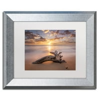 Трговска марка ликовна уметност „плажа на изгрејсонце“ платно уметност од Пјер Леклерк, бел мат, сребрена рамка